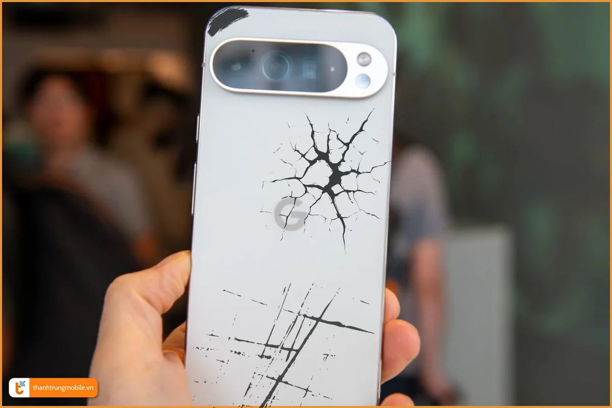 Vỏ Google Pixel 9 Pro trầy xướt, bong tróc sơn cần thay mới