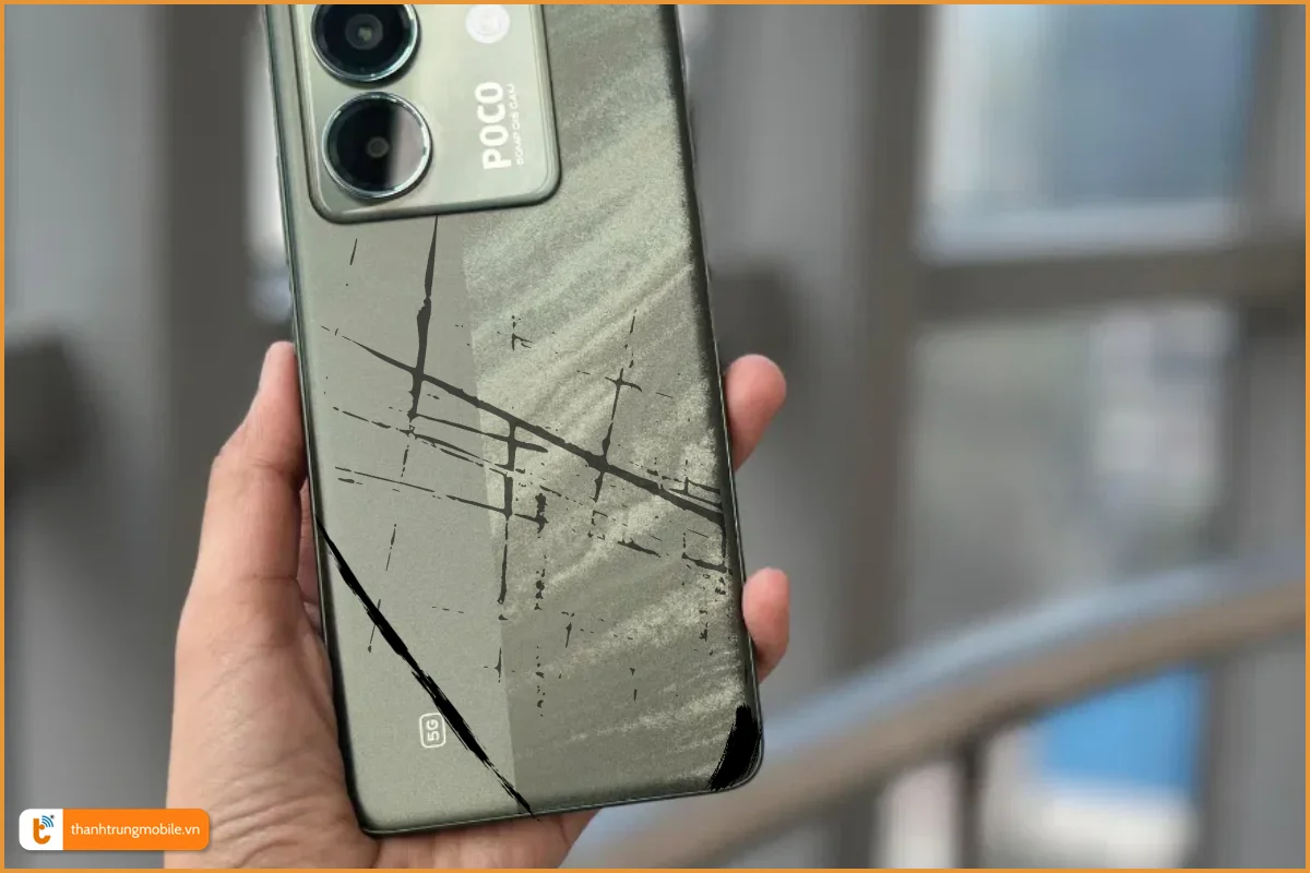 Vỏ POCO M7 Pro 5G bong tróc sơn, trầy xướt cần thay mới