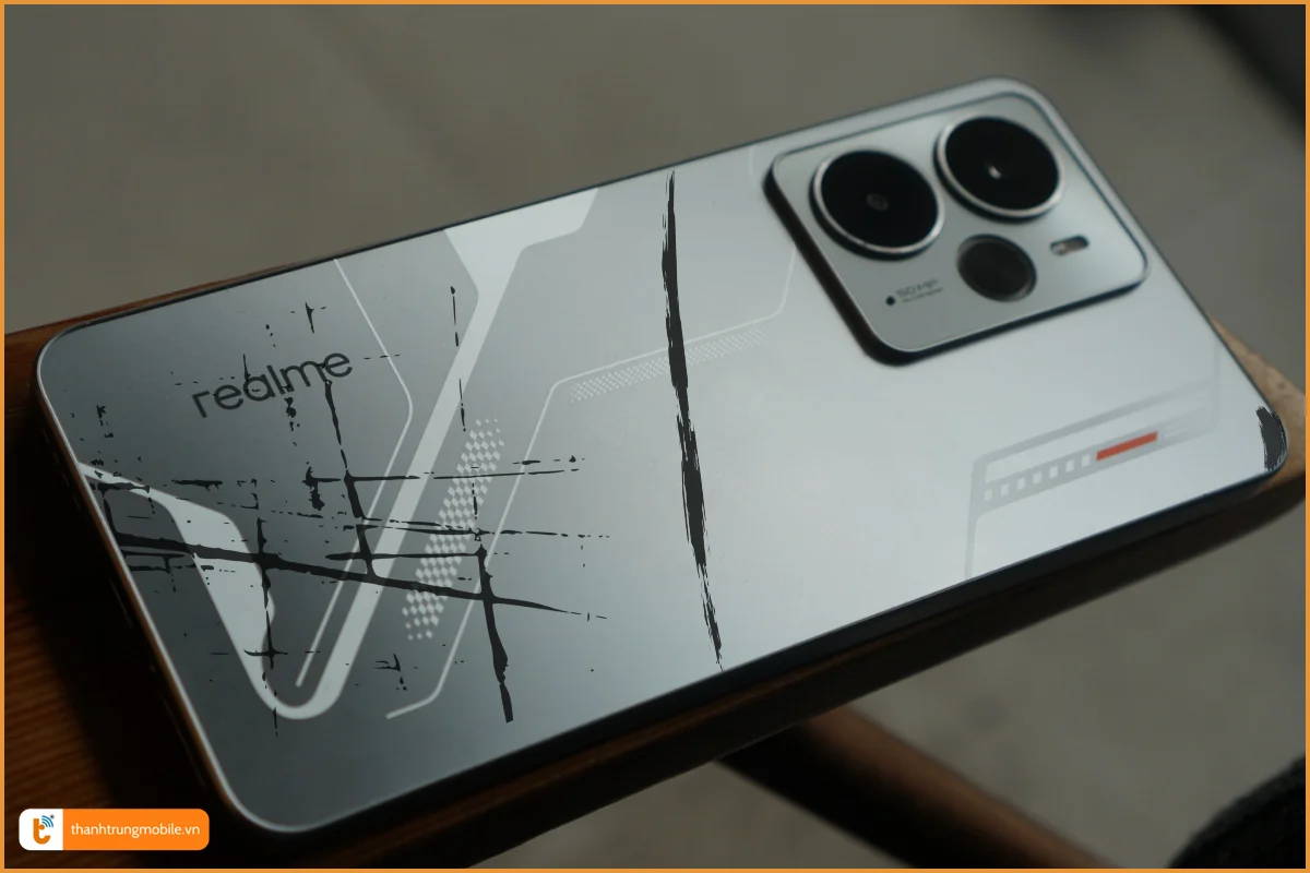 Vỏ Realme 14 5G trầy xướt, bong tróc sơn cần thay mới